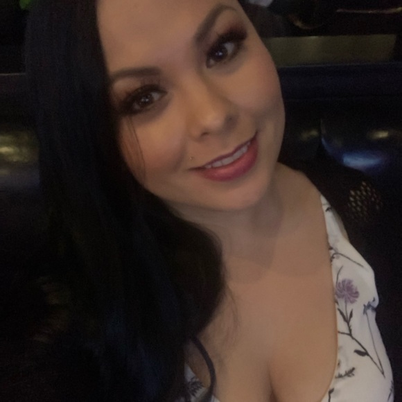 Meet your Posher, Lisa - Picture 1 of 1